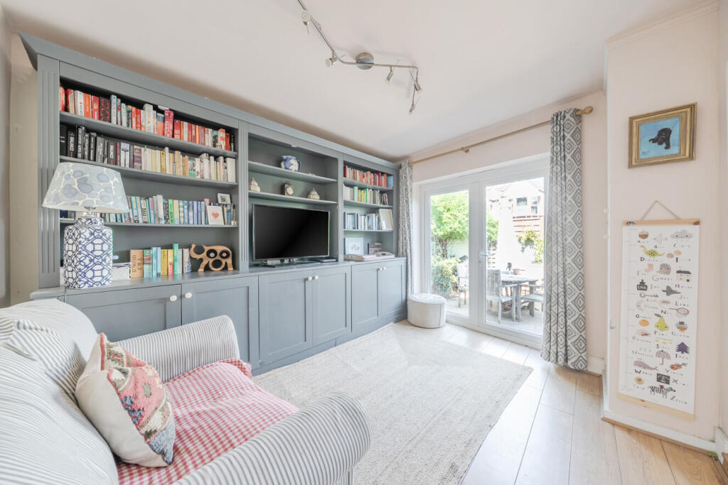 House in London - View 2