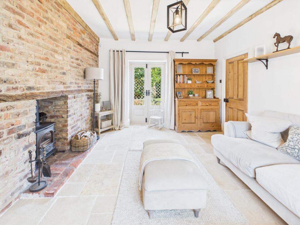 House in Lincoln - View 3