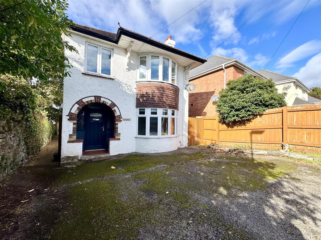 3-bed detached on Beachley Road, Tutshill, Chepstow, £350,000