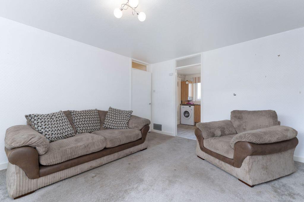 Apartment in Edinburgh, The Calders, Wester Hailes - View 4