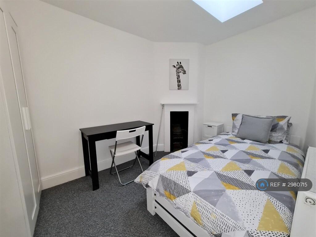 Main image of property: High Street, Cheltenham, GL50