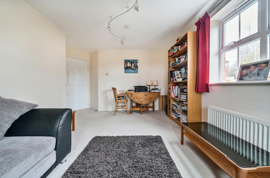 Apartment in Southampton, Park Gate - View 4