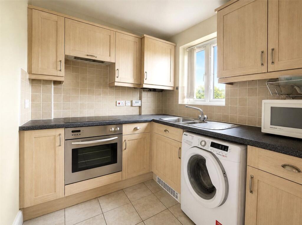Apartment in Southampton - View 5
