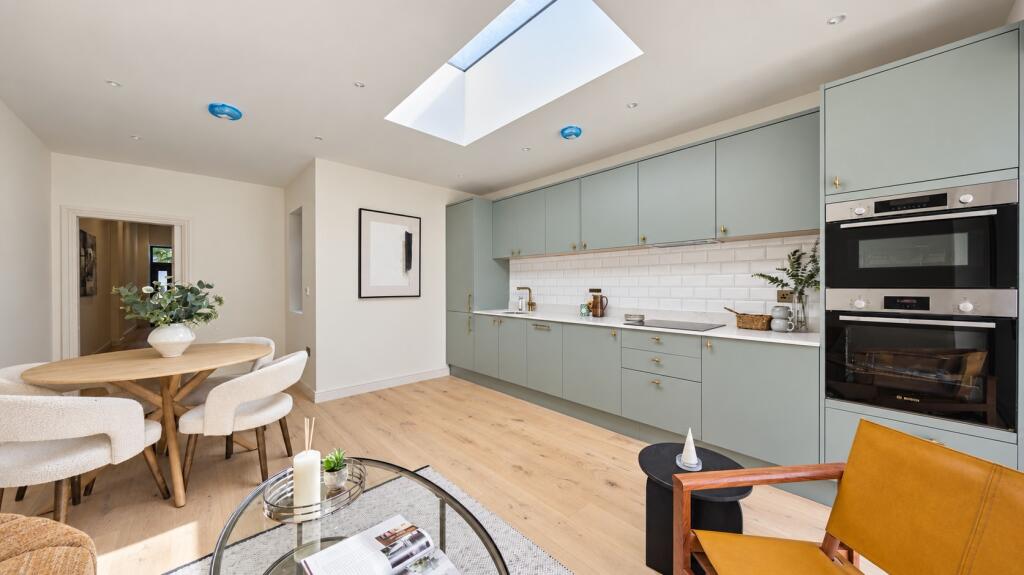 Apartment in London - More