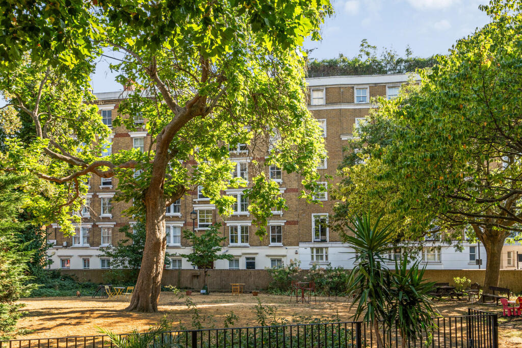 Apartment in London - View 5