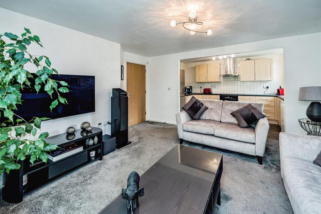 Apartment in Slough - View 4