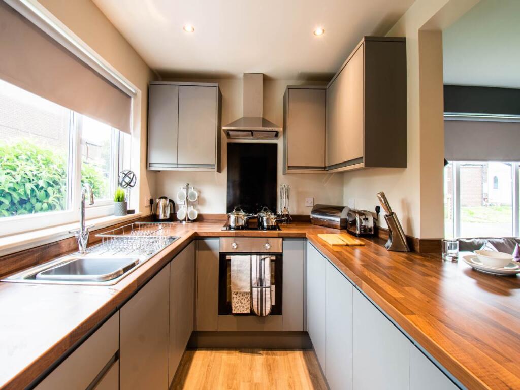 Main image of property: Rossefield Parade (Room 1), Bramley, Leeds