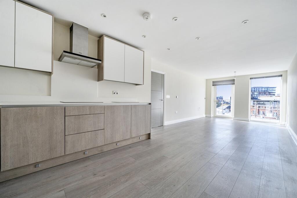 Apartment in Maidenhead, Fishery - View 3