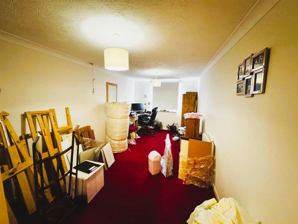 Apartment in Twickenham - View 4