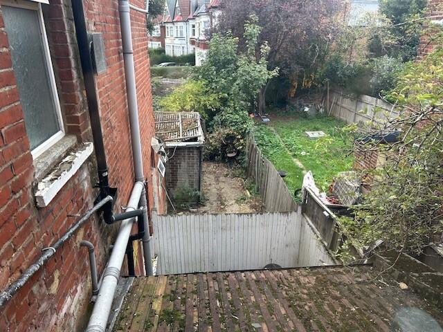 Walm Lane, Willesden Green, NW2 photo 3