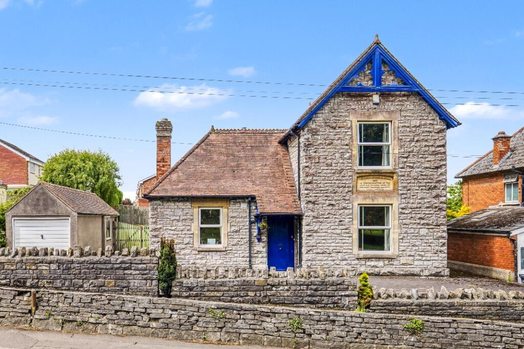 Main image of property: Substantial period propety in heart of Glastonbury