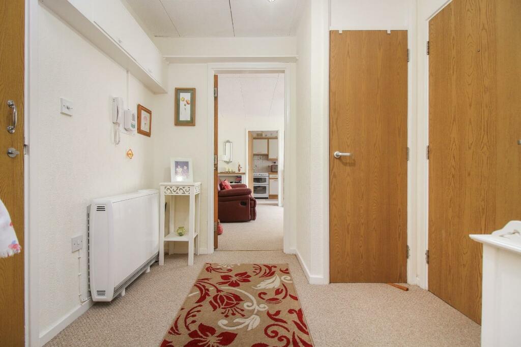 Thorntree Drive, Whitley Bay photo 2