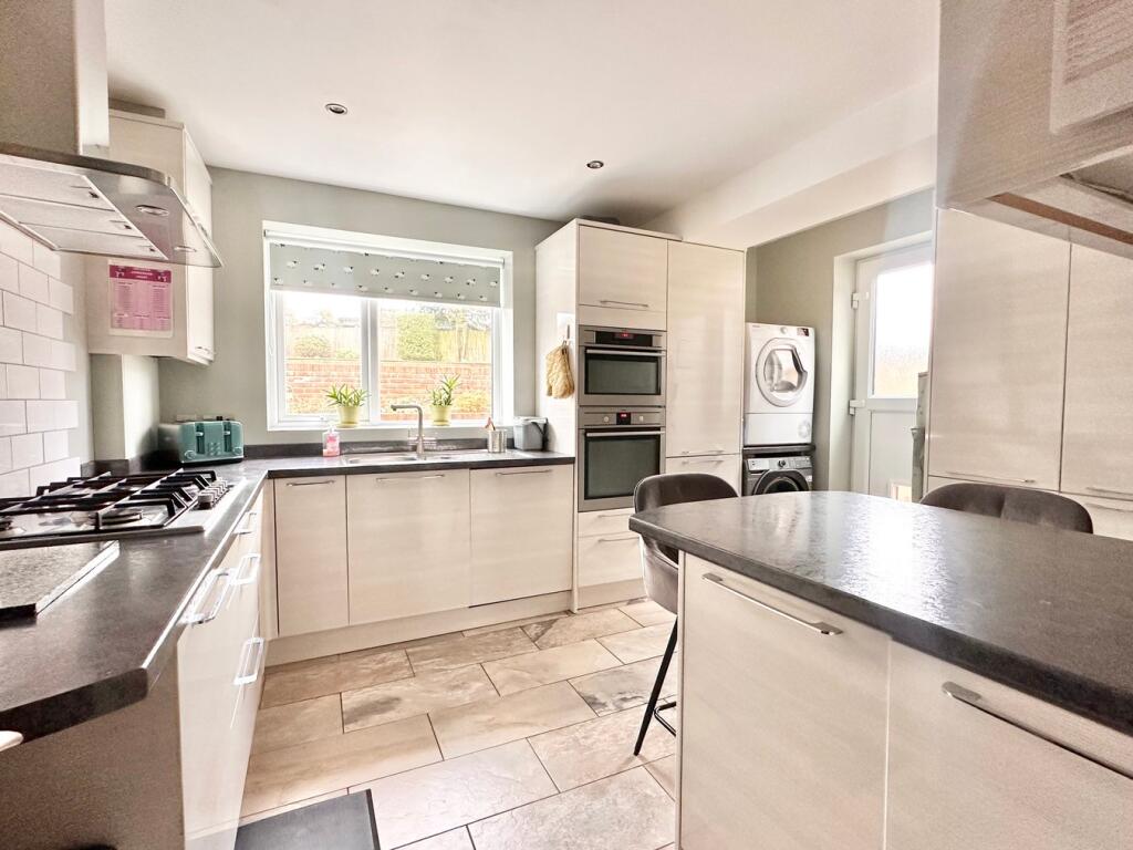 Danecourt Close, Bexhill-on-Sea, TN39 photo 2