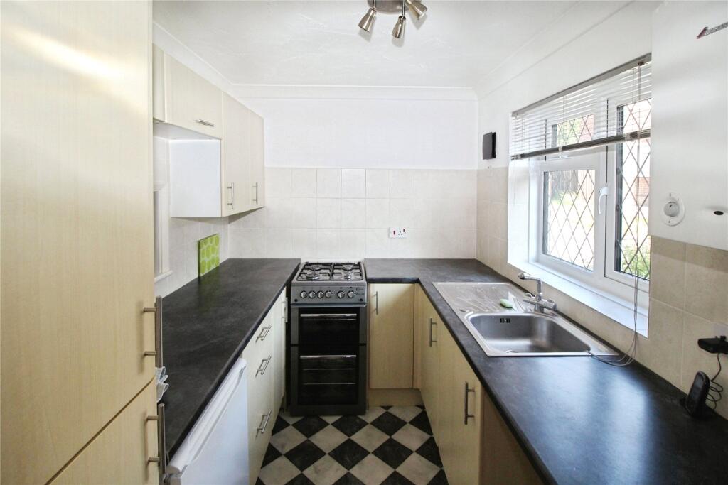 House in Basingstoke and Deane, Basingstoke - View 3