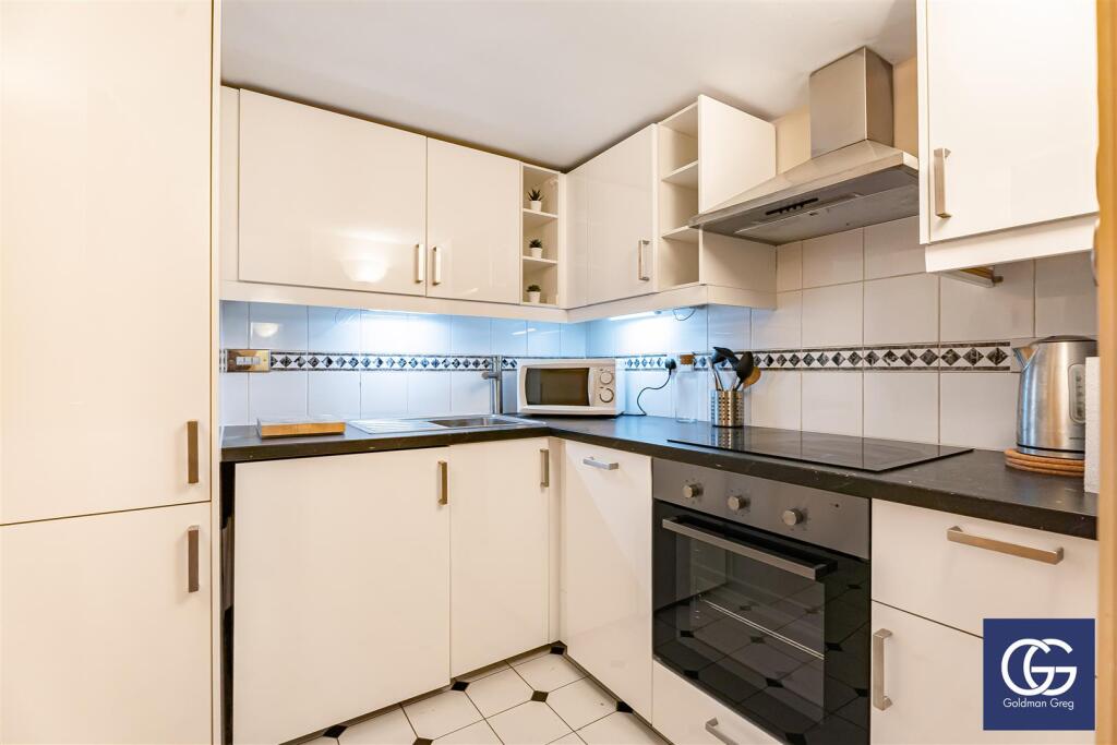 Apartment in London - View 4
