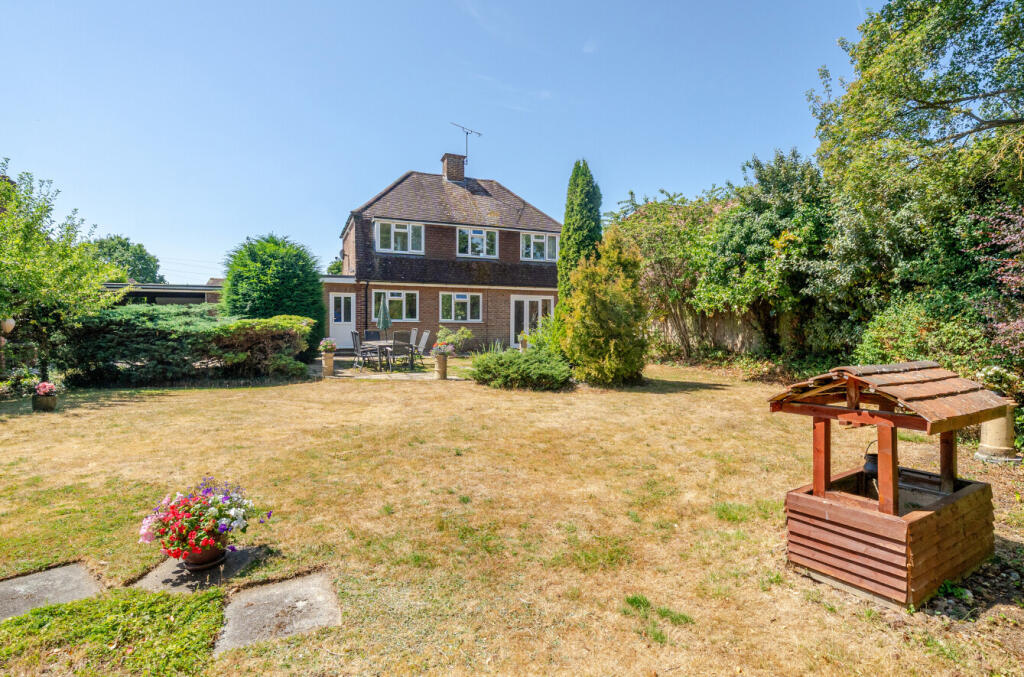 House in Reading, Lower Earley, Earley - View 3