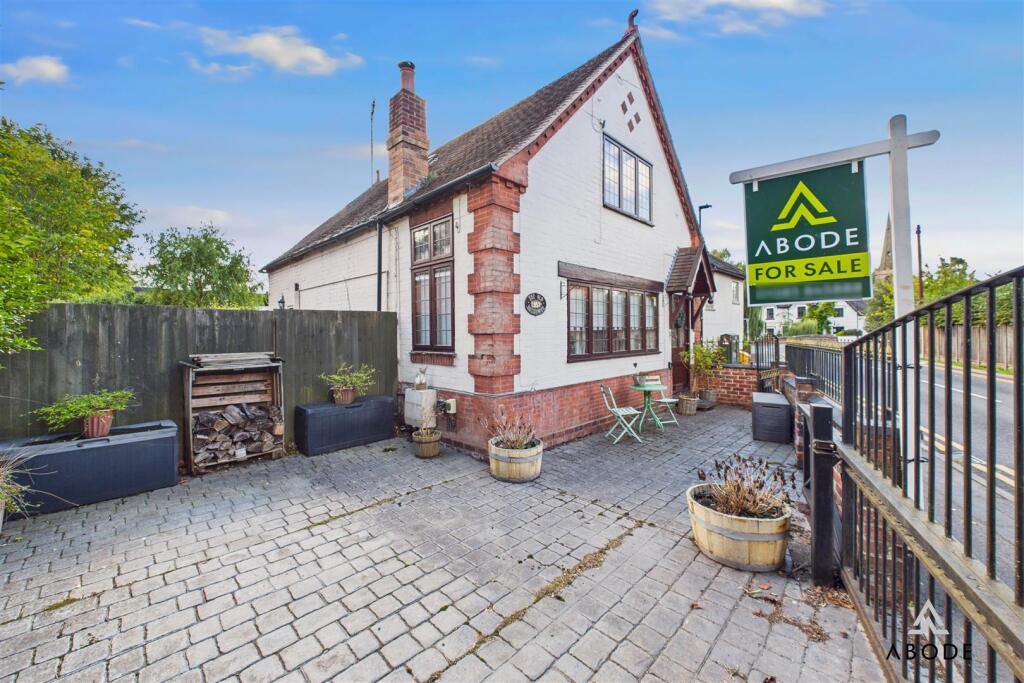 2-bed detached on Station Road, Rolleston On Dove, £290,000