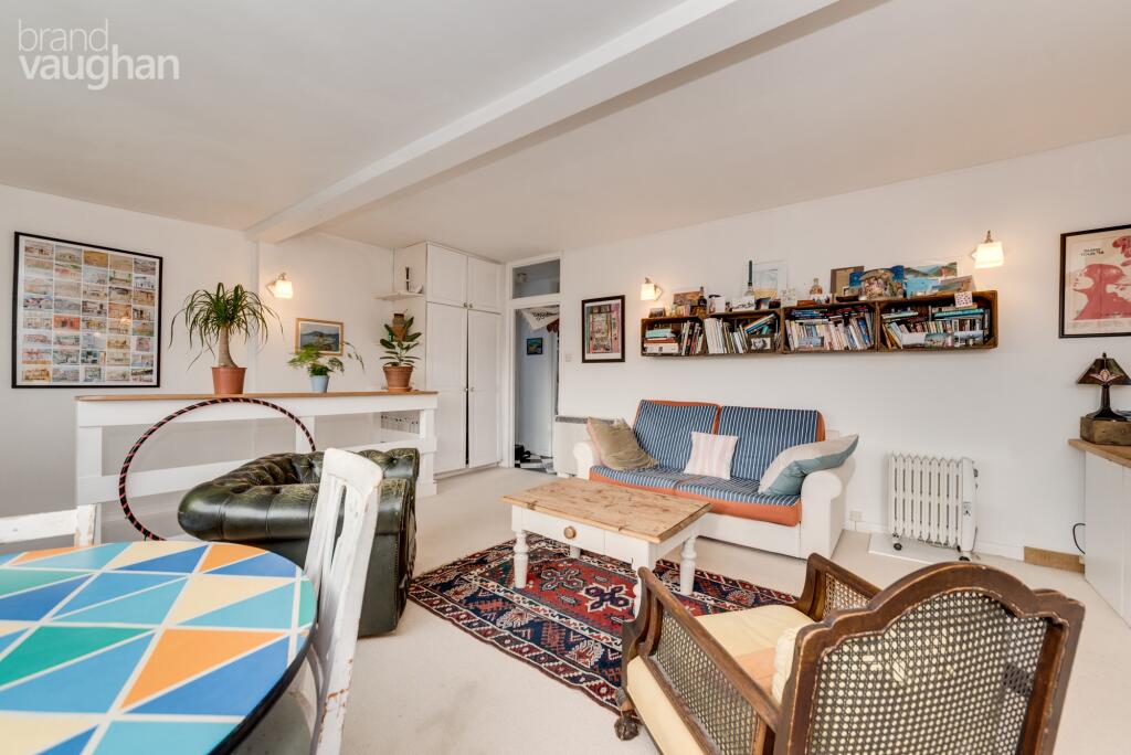Apartment in Brighton, Round Hill - View 4