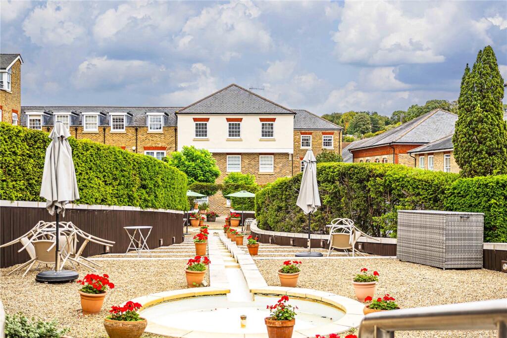 Apartment in Dacorum, Ashlyns Estate, Berkhamsted