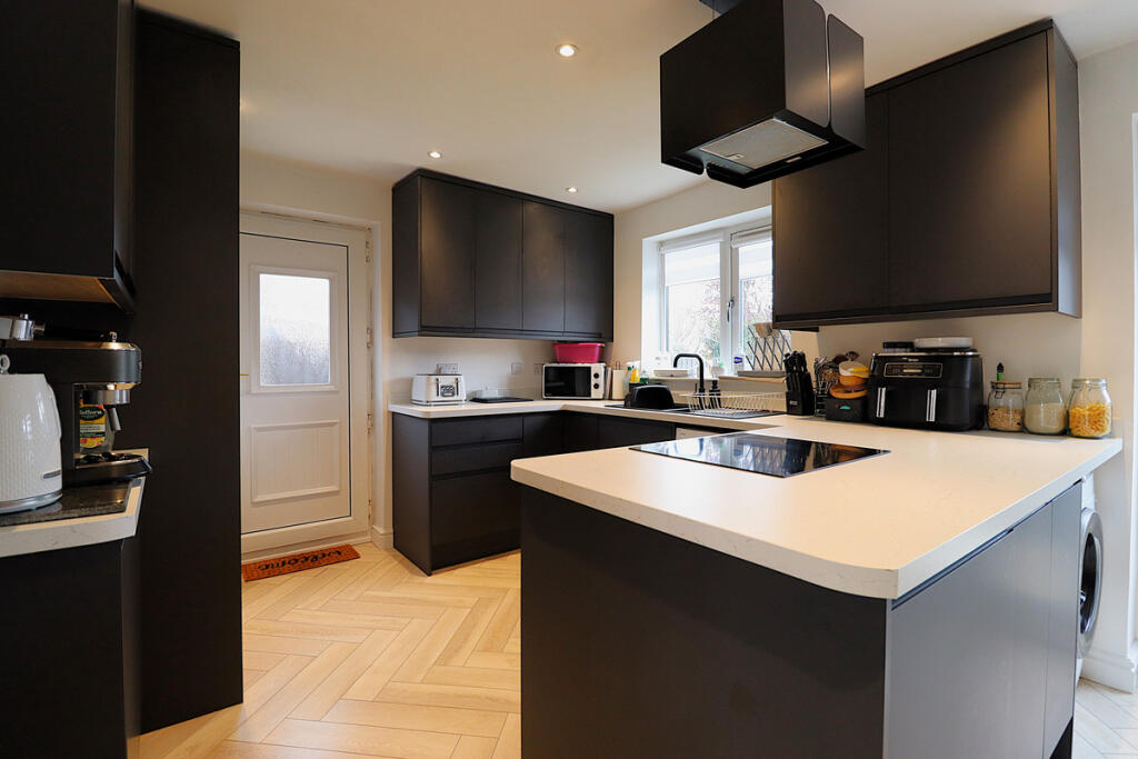 West View, Cudworth Barnsley, S72 photo 5