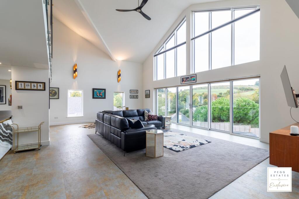 Main image of property: Dobbin Arch, Newton Abbot