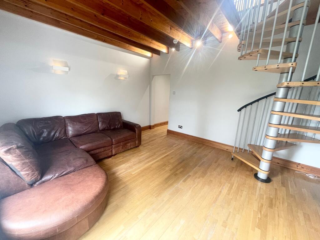 Main image of property: Loscoe Road, Nottingham, NG5 2AP