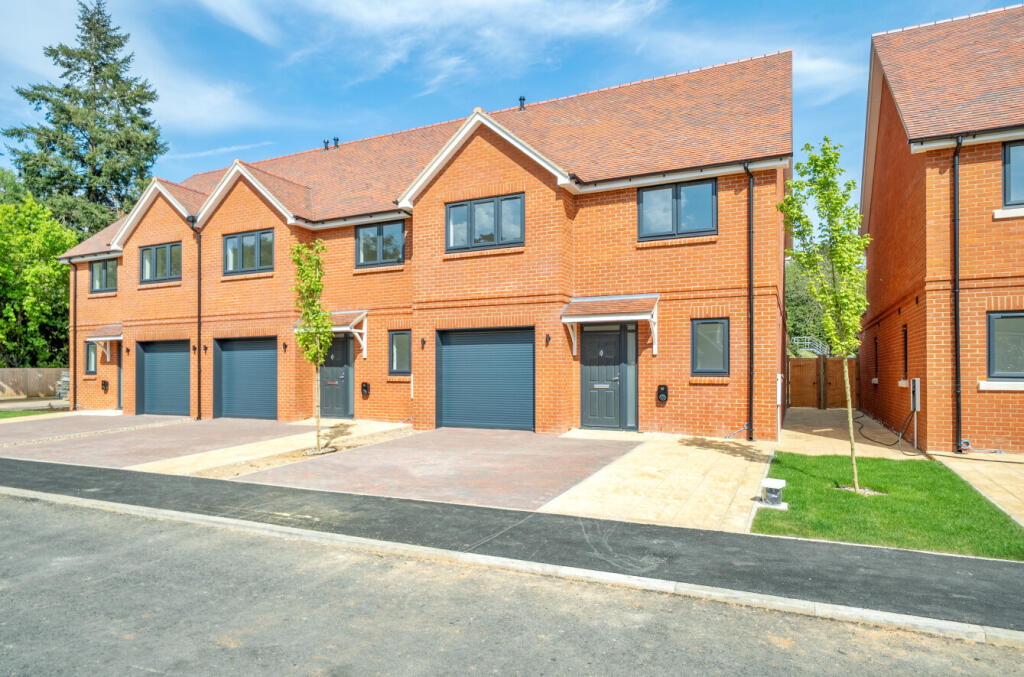 Main image of property: Hind Gardens, Hindhead, GU26