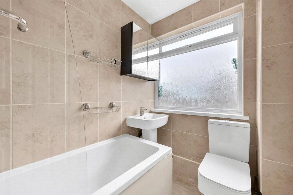 Apartment in Dartford, Kent - View 5