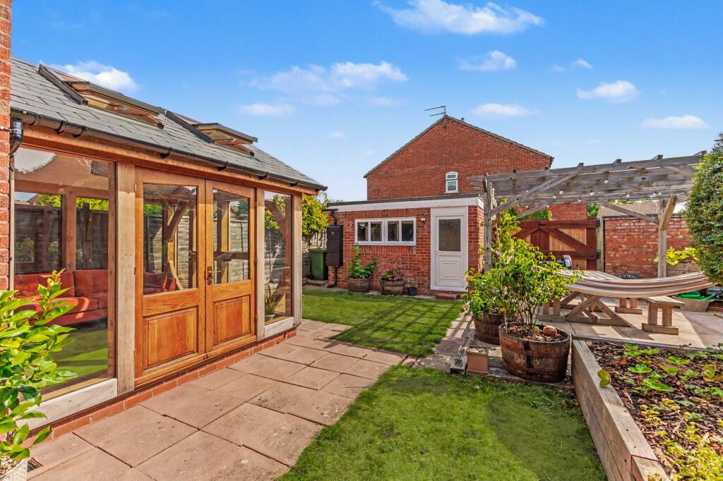 Manston Drive, Wellesbourne, CV35 photo 4
