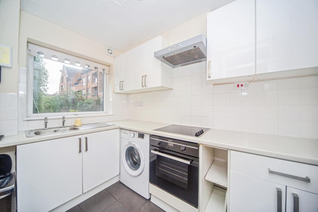 Apartment in Southampton - View 4
