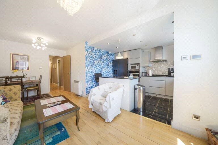 Apartment in Enfield - View 4
