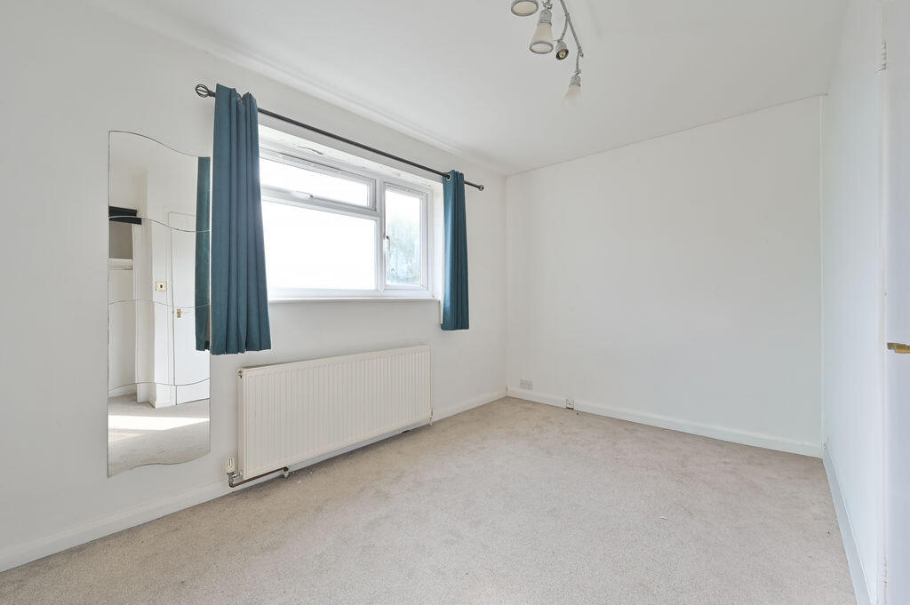 House in Enfield - View 4