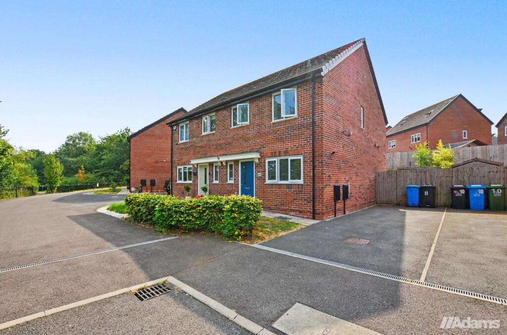3-bed semi-detached on Tolleson Road, Runcorn, £230,000