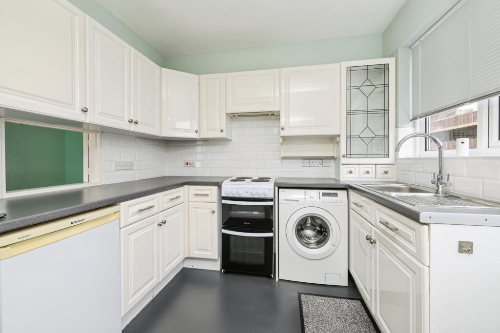 Walcot Walk, Netherton, Peterborough, PE3 photo 4