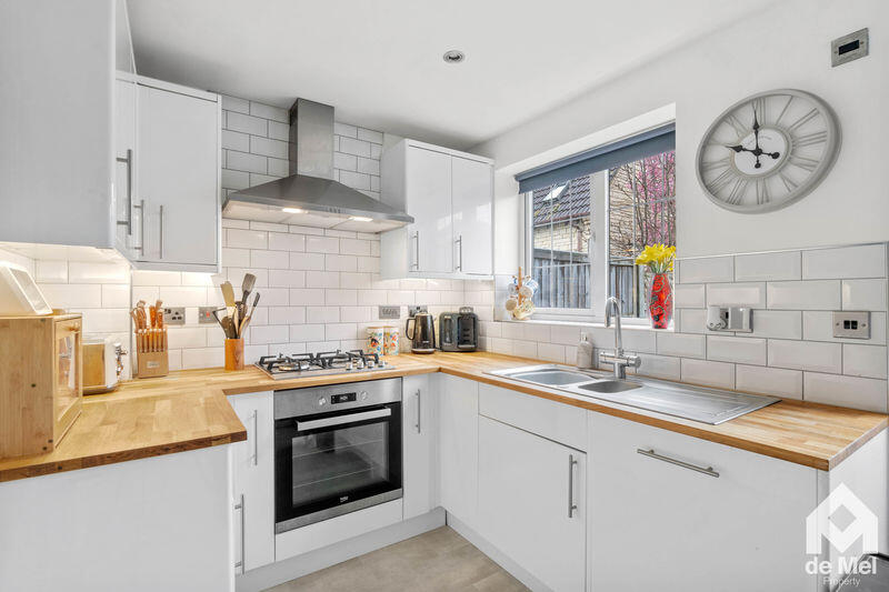 Harvesters View, Bishops Cleeve, Cheltenham, GL52 photo 4