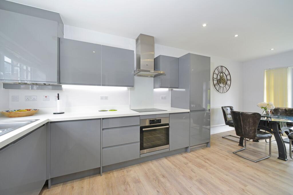 Marjoram Avenue, Cranleigh, GU6 photo 4