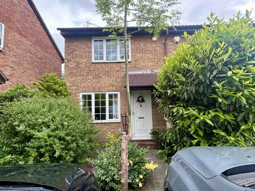 Main image of property: Moor Pond Close, Bicester