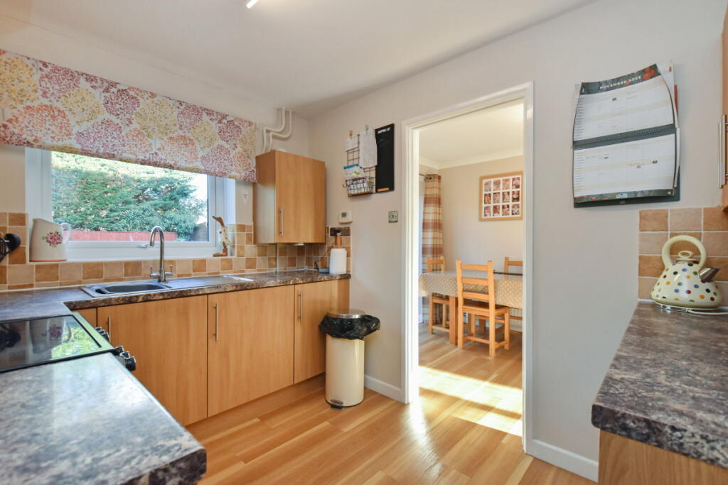 Chestnut Drive, Willand, EX15 photo 4