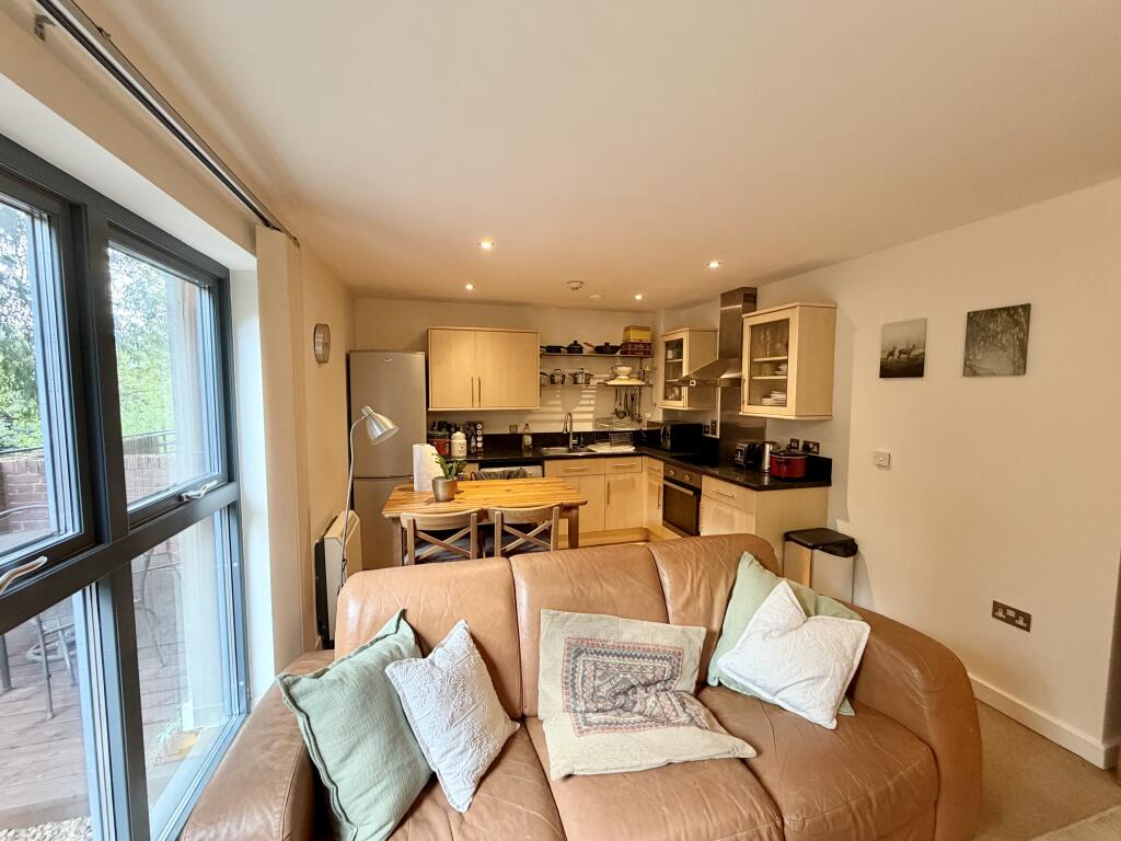 Apartment in Sheffield - More