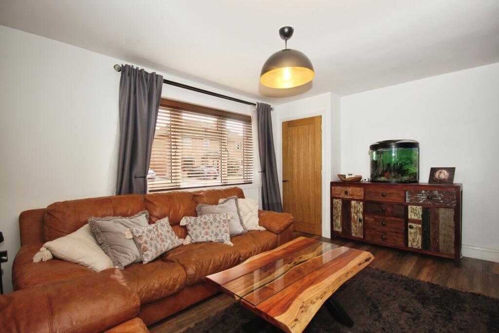 Briar Close, Leamington Spa, Warwickshire, CV32 photo 3