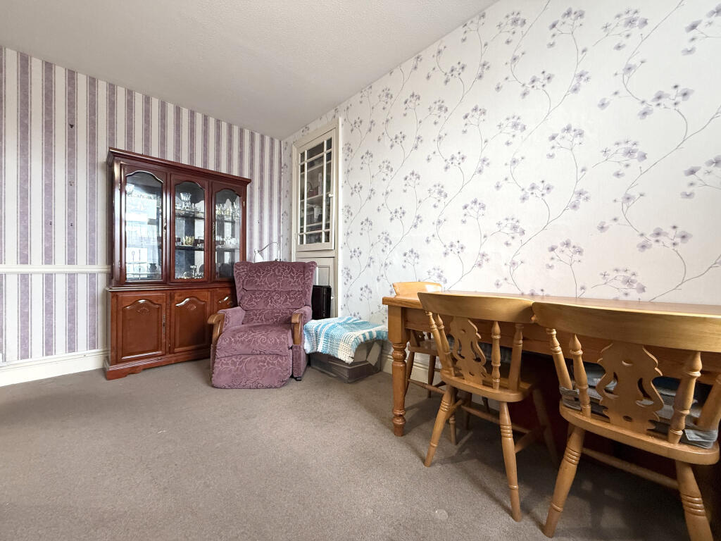 Stuart Street, Aberdare, Rhondda Cynon Taf photo 4
