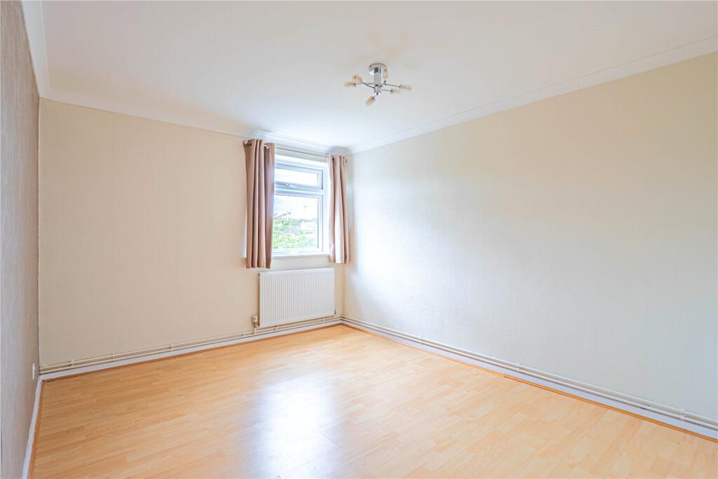 Apartment in Watford - View 5