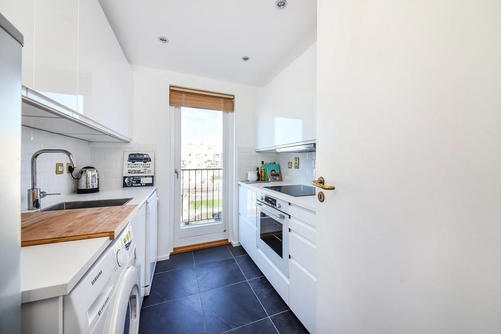 Apartment in London, Surrey Quays, Rotherhithe - View 2