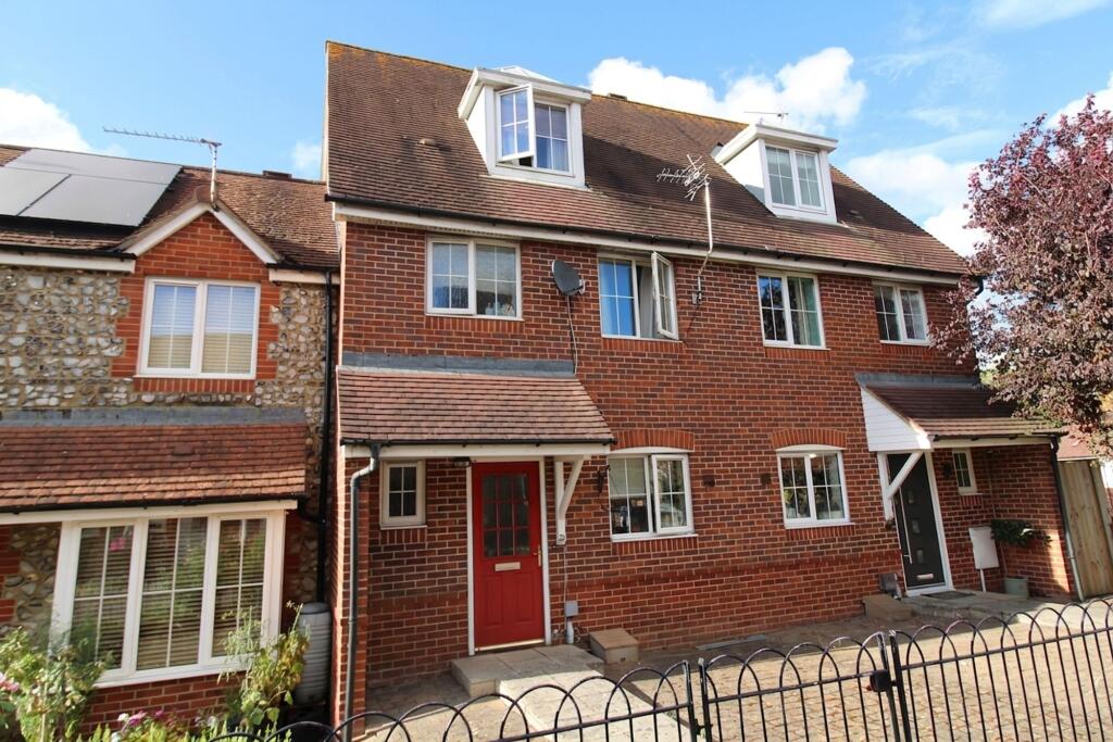 3-bed terraced on Pointers Way, Amesbury, SP4, £280,000