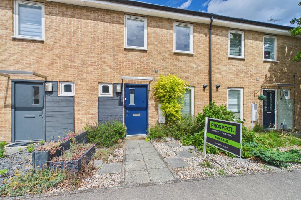 3-bed terraced on Vulcan Drive, Bracknell, Berkshire, RG12, £375,000