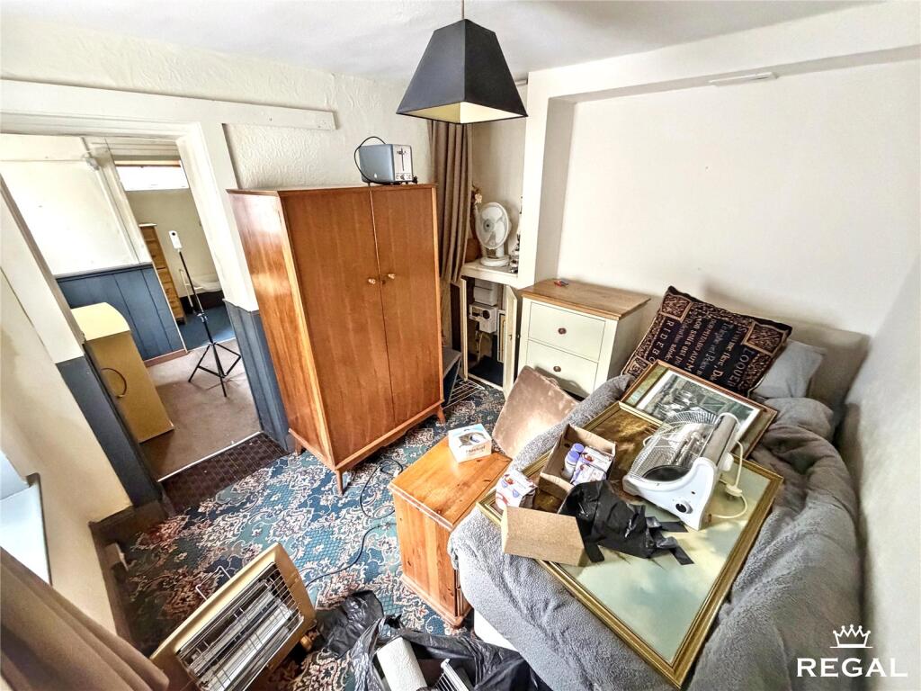 Apartment in Bournemouth, Boscombe - More