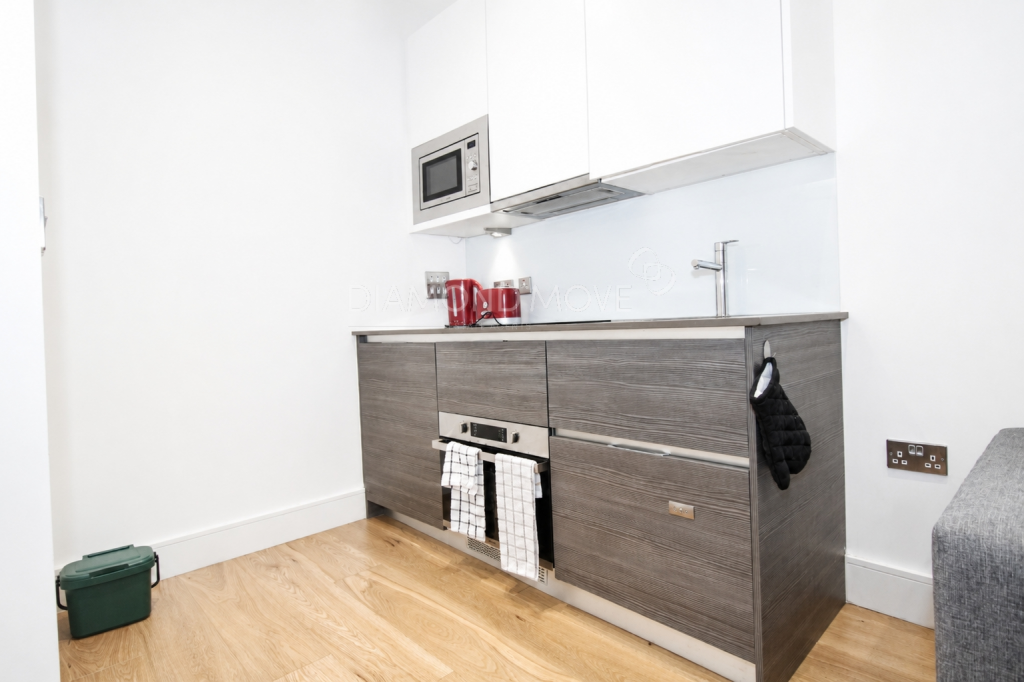 Apartment in London - View 3