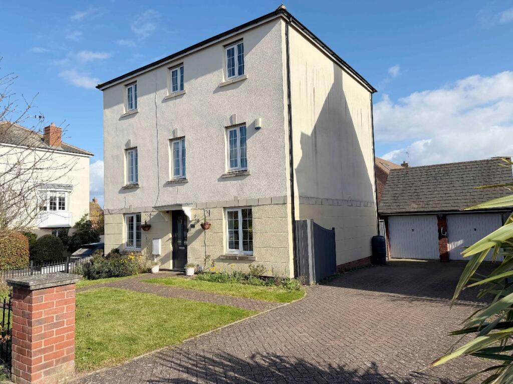 Main image of property: Morecroft Drive, Chase Meadow, Warwick