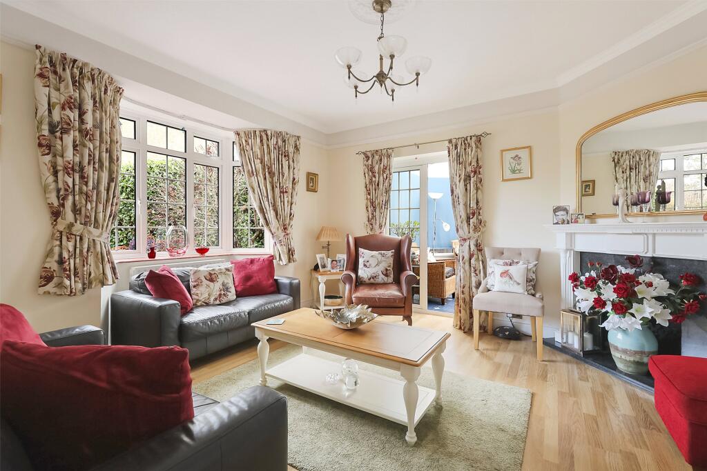 Josephine Close, Lower Kingswood, Tadworth, Surrey, KT20 photo 2