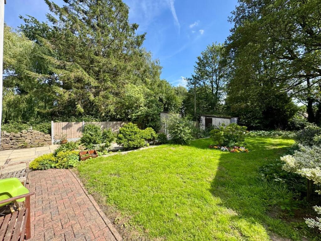 Green Terrace, Worsthorne-With-Hurstwood - More